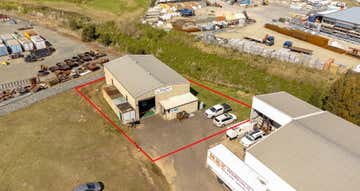 2/41 Racecourse Road Rutherford NSW 2320 - Image 1