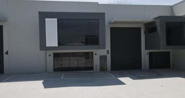 Unit 5, 20 Concorde Way Bomaderry NSW 2541 - Image 1