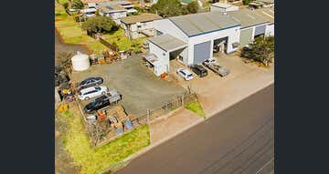 2/303 Taylor Street Wilsonton QLD 4350 - Image 1