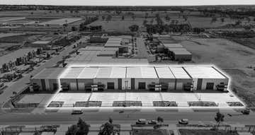 42 Whitfield Boulevard Cranbourne West VIC 3977 - Image 1