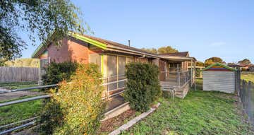 102 Leawarra Crescent Delacombe VIC 3356 - Image 1