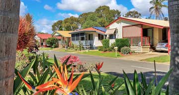 Sugar Coast Village , 208-218 Elizabeth Street Urangan QLD 4655 - Image 1