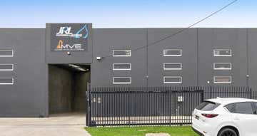 32 Spalding Avenue Sunshine North VIC 3020 - Image 1