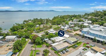 2/5 Warner Street Port Douglas QLD 4877 - Image 1
