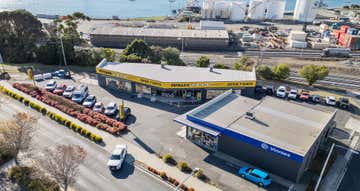 Petbarn & Vinnies, 1-3 Finlayson Way Devonport TAS 7310 - Image 1