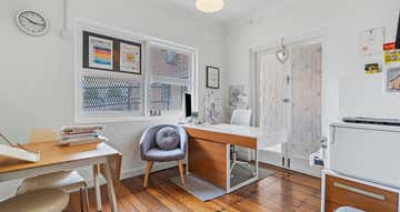 2/194 Cavendish Road Coorparoo QLD 4151 - Image 1