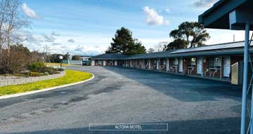 ALTONA MOTEL, 113 - 115 New England Highway Uralla NSW 2358 - Image 1
