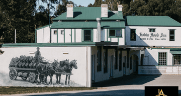 Robin Hood Pub, 655 Princes Way Drouin West VIC 3818 - Image 1