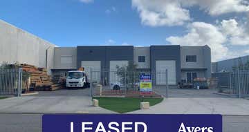 2/5 Dillington Pass Landsdale WA 6065 - Image 1