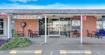 Crusty's Bakery, 3/4 Ashton Street Gladstone NSW 2440 - Image 1