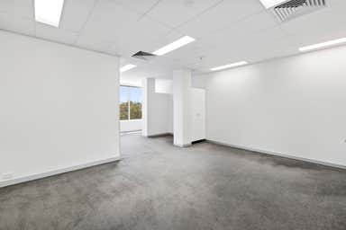 204/14 Bruce Avenue Paradise Point QLD 4216 - Image 4