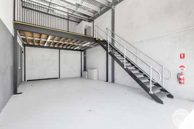 7/8A Innovation Close Taylors Beach NSW 2316 - Image 3