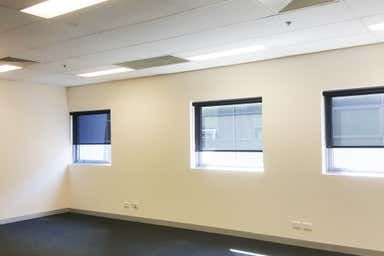 209/354 EASTERN VALLEY WAY Chatswood NSW 2067 - Image 4