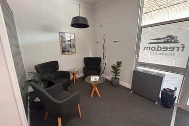 2/60 Florence Street Wynnum QLD 4178 - Image 4