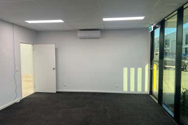 9/20 Grandlee Drive Wendouree VIC 3355 - Image 3