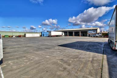 49 Airport Road Renmark SA 5341 - Image 4