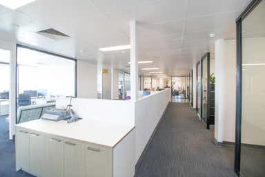 242sqm Office Available with Private Balcony on Level 4, in Varsity Lakes  , 4/194 Varsity Parade Varsity Lakes QLD 4227 - Image 4