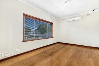 5 Pine Avenue Werribee VIC 3030 - Image 3