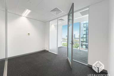 702/2 Queen Street Melbourne VIC 3000 - Image 4