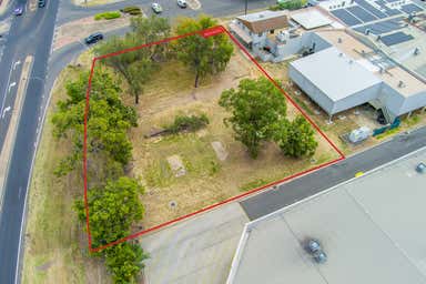 4 Opal St Emerald QLD 4720 - Image 4