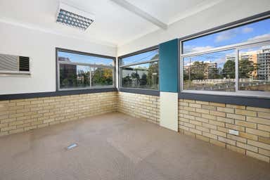 15 Pattison Avenue Hornsby NSW 2077 - Image 4
