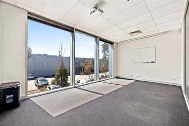 11/484 Graham Street Port Melbourne VIC 3207 - Image 3