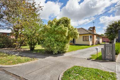 10 Rosshire Road Newport VIC 3015 - Image 3