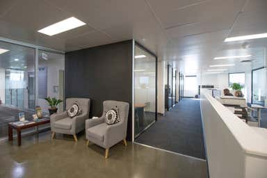 242sqm Office Available with Private Balcony on Level 4, in Varsity Lakes  , 4/194 Varsity Parade Varsity Lakes QLD 4227 - Image 3