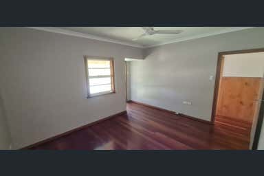 68 Parker st Maroochydore QLD 4558 - Image 4