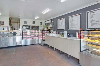 Crusty's Bakery, 3/4 Ashton Street Gladstone NSW 2440 - Image 3