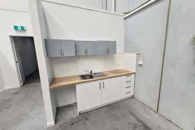 4/27 Industrial Circuit Cranbourne West VIC 3977 - Image 4