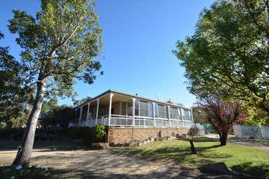 Glen Lough Cabins + Executive Main Residence on 40 Acres, 232  Townsend Road Glen Aplin QLD 4381 - Image 3