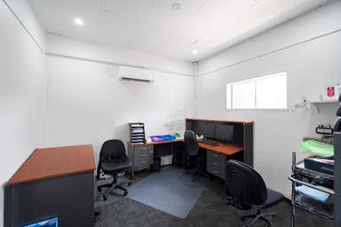 2/32 Takalvan Street Svensson Heights QLD 4670 - Image 4