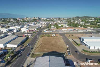 33 Warne Street Gladstone Central QLD 4680 - Image 3