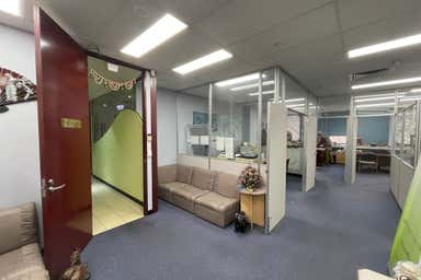 8D/221 Queen Street Melbourne VIC 3000 - Image 3