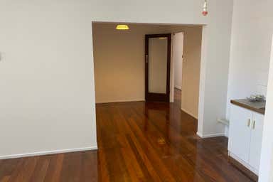 Suite 3, 123 Bay Terrace Wynnum QLD 4178 - Image 3