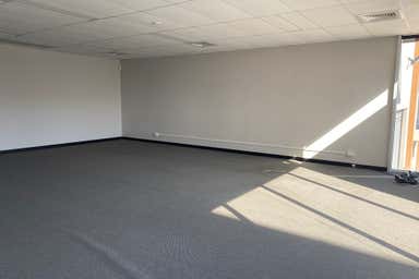 7, 125-127 Highbury rd Burwood VIC 3125 - Image 3