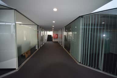 6/96 Manchester Road Mooroolbark VIC 3138 - Image 3