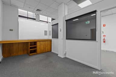 1/60 Little Ryrie St Geelong VIC 3220 - Image 3