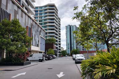 50002/37B Harbour Road Hamilton QLD 4007 - Image 3