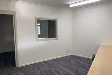 1/247 Nolan Street Unanderra NSW 2526 - Image 3