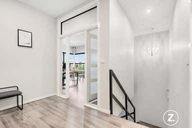 13/1 Latchford Street Cranbourne West VIC 3977 - Image 4