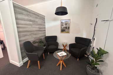 2/60 Florence Street Wynnum QLD 4178 - Image 3