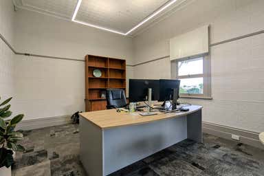 Level One, 100 Margaret Street East Toowoomba QLD 4350 - Image 4