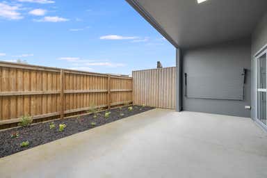 8/35 Lenco Crescent Landsborough QLD 4550 - Image 3