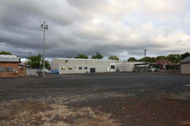 Old Waterskiers Warehouse, 91 - 93 Neil Street Toowoomba City QLD 4350 - Image 3