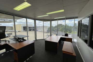 Unit 1 & 2, 33 Stockwell Place Archerfield QLD 4108 - Image 4