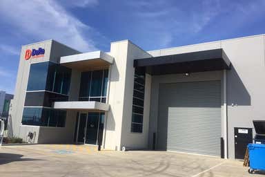 28 Remount Way Cranbourne West VIC 3977 - Image 3