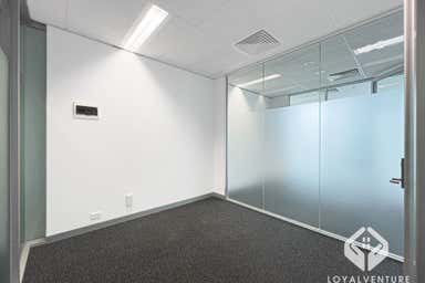 702/2 Queen Street Melbourne VIC 3000 - Image 3