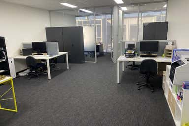 Unit 17, 21-35 Ricketts Rd Mount Waverley VIC 3149 - Image 3